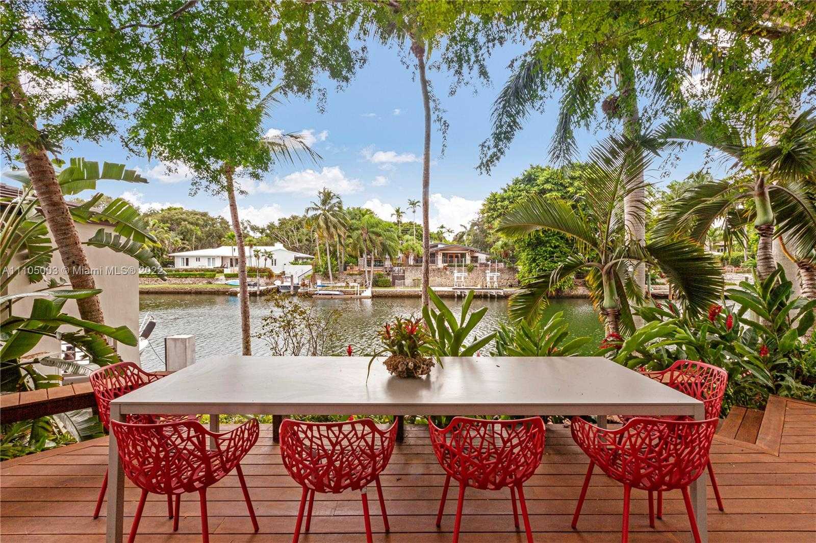 Small Image of 5724 RIVIERA DR, Coral Gables Number 25