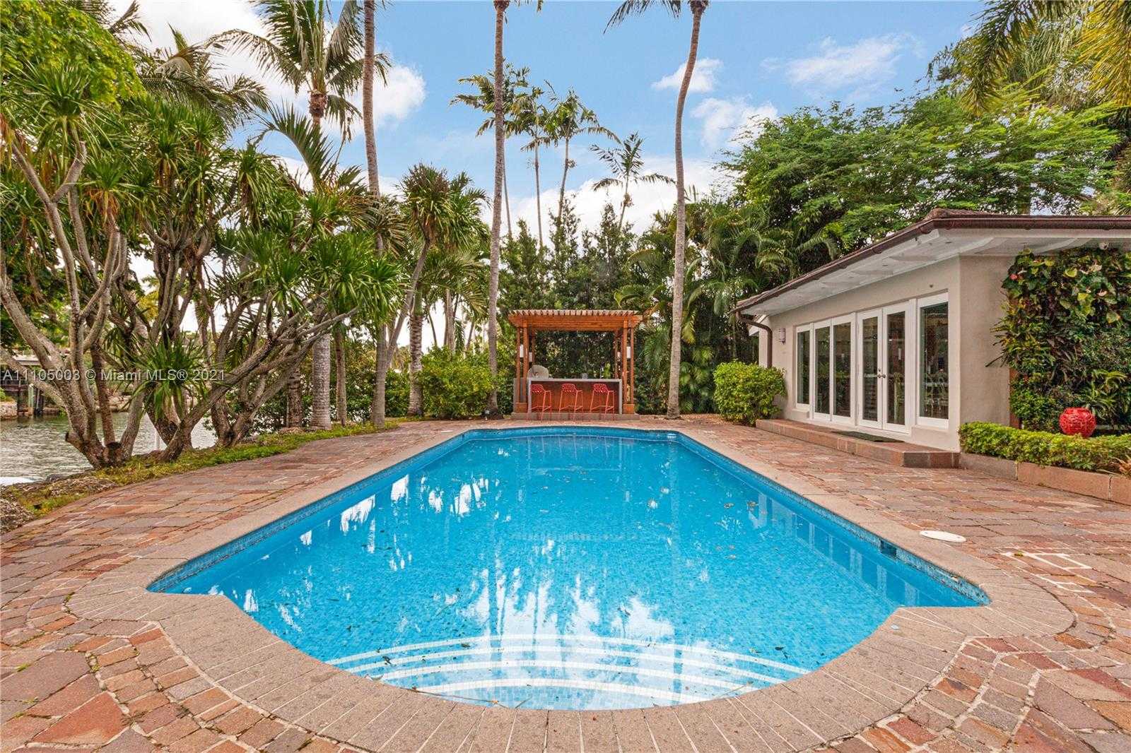 Small Image of 5724 RIVIERA DR, Coral Gables Number 31
