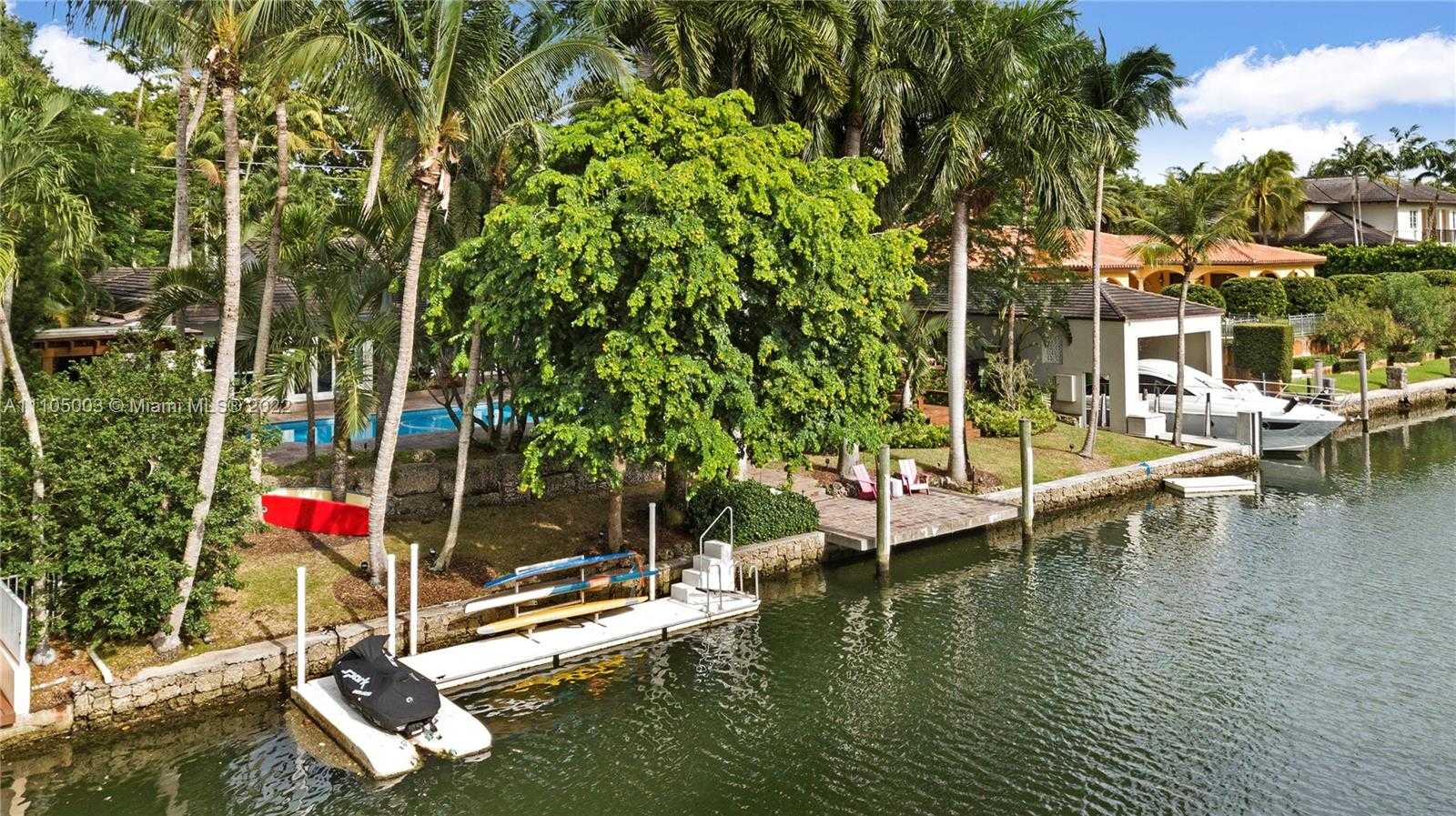 Small Image of 5724 RIVIERA DR, Coral Gables Number 32