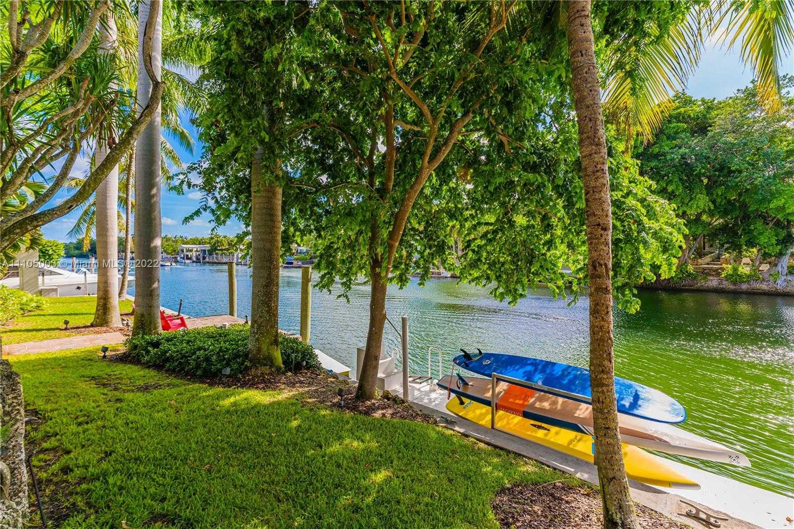 Small Image of 5724 RIVIERA DR, Coral Gables Number 33