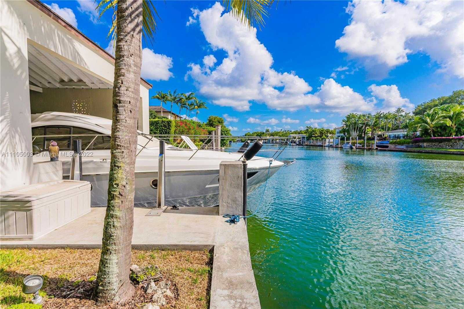 Small Image of 5724 RIVIERA DR, Coral Gables Number 39