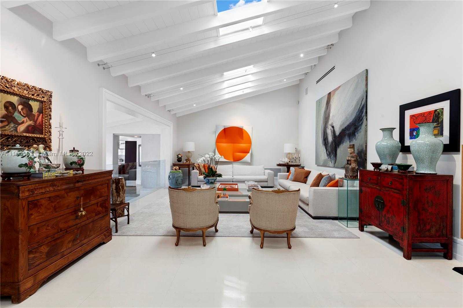 Small Image of 5724 RIVIERA DR, Coral Gables Number 6