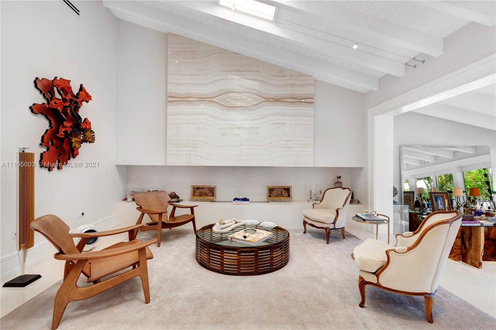 Small Image of 5724 RIVIERA DR, Coral Gables Number 7