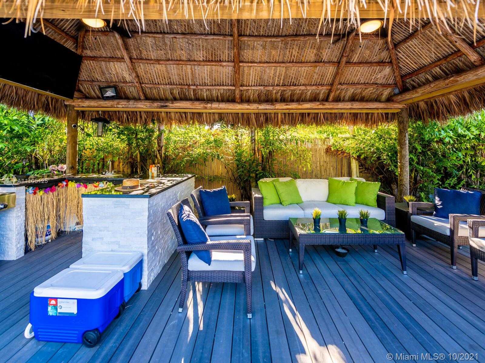 Small Image of 1850 ALAMANDA DR, North Miami Number 46