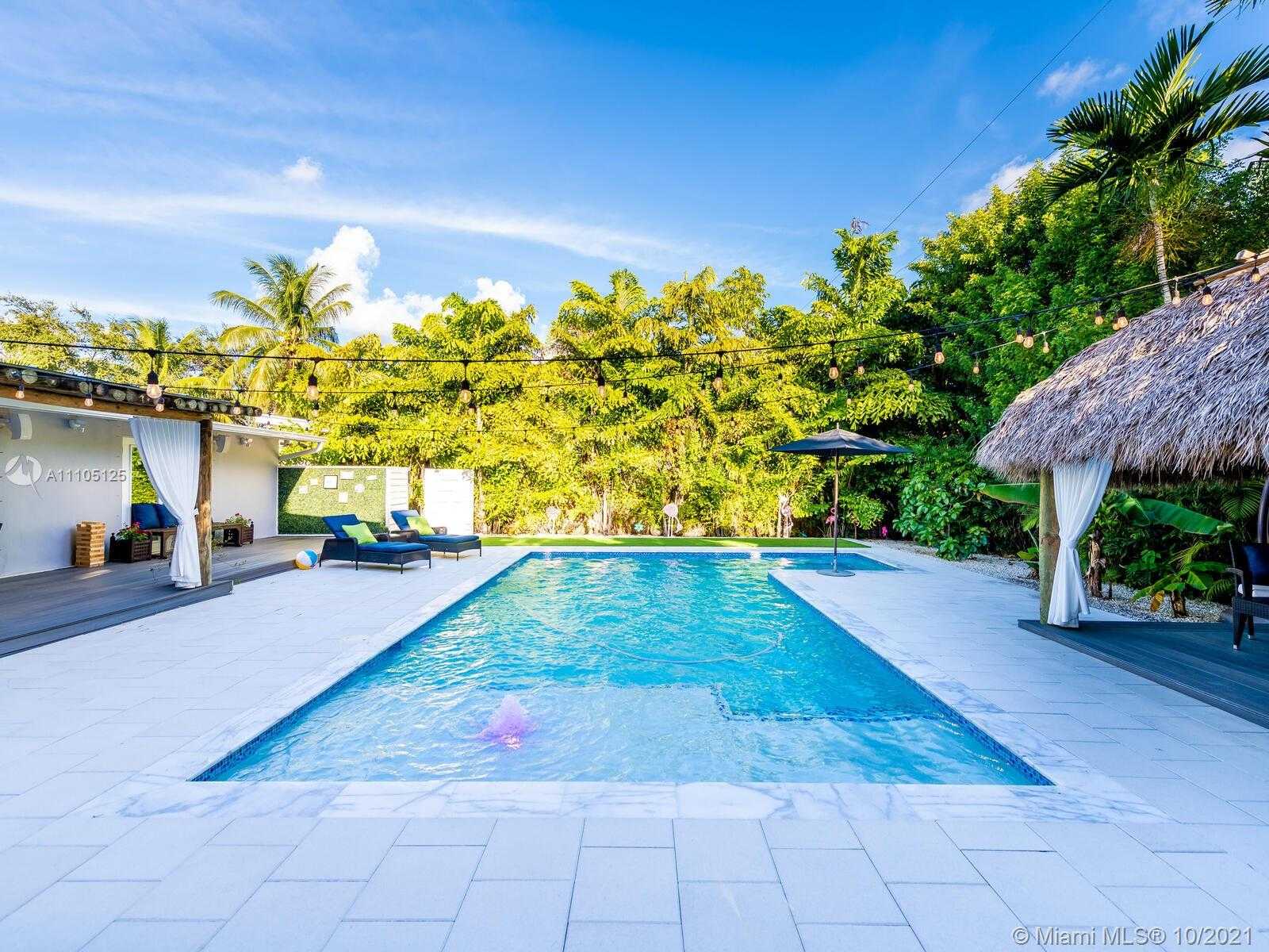 Small Image of 1850 ALAMANDA DR, North Miami Number 49