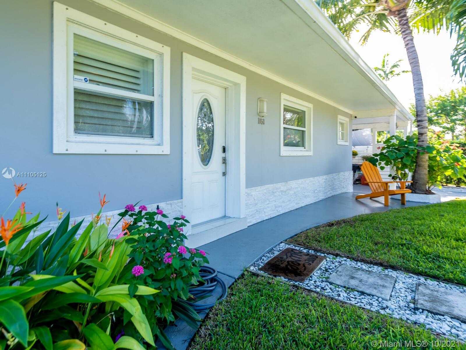 Small Image of 1850 ALAMANDA DR, North Miami Number 5