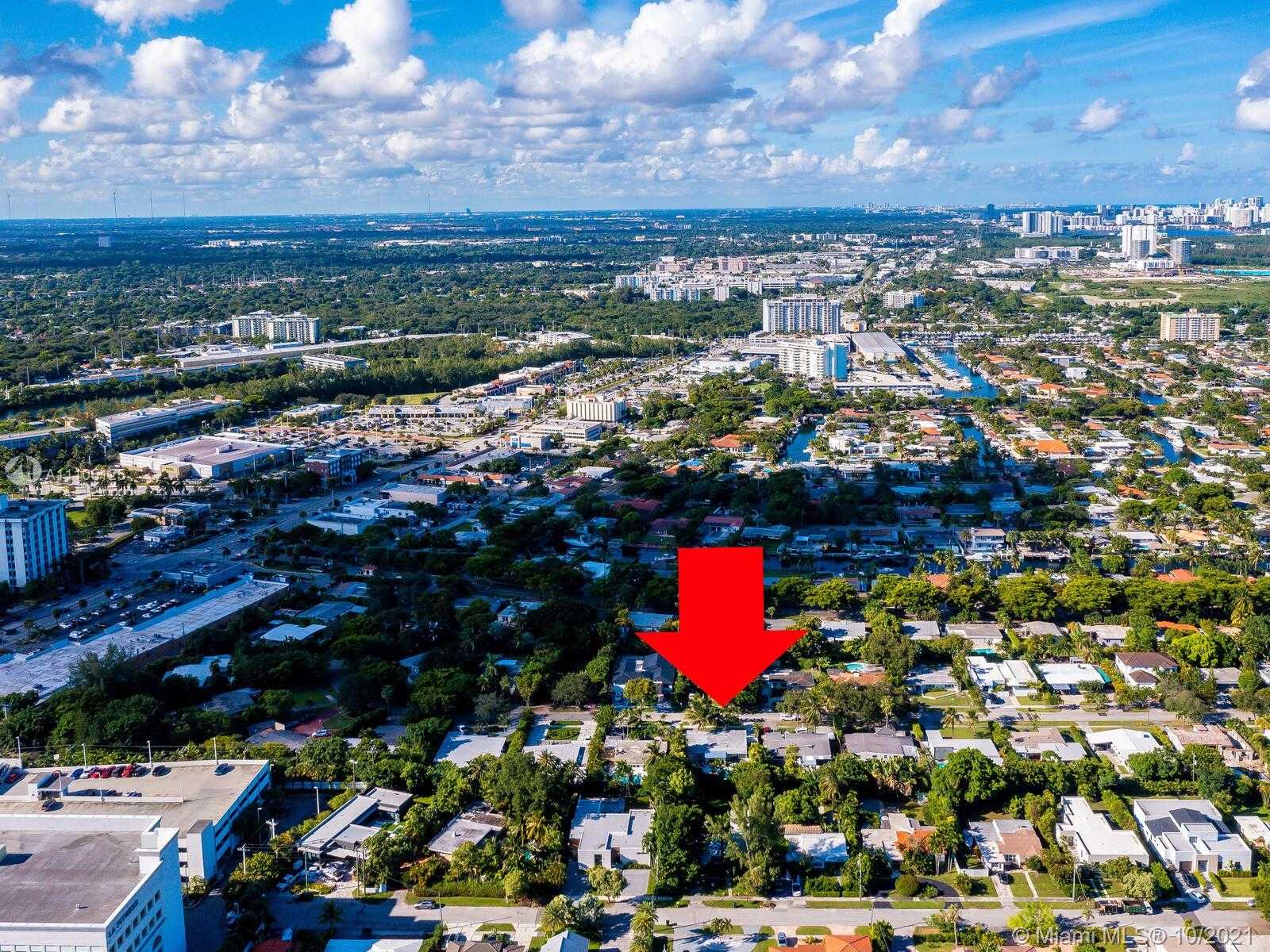 Small Image of 1850 ALAMANDA DR, North Miami Number 54
