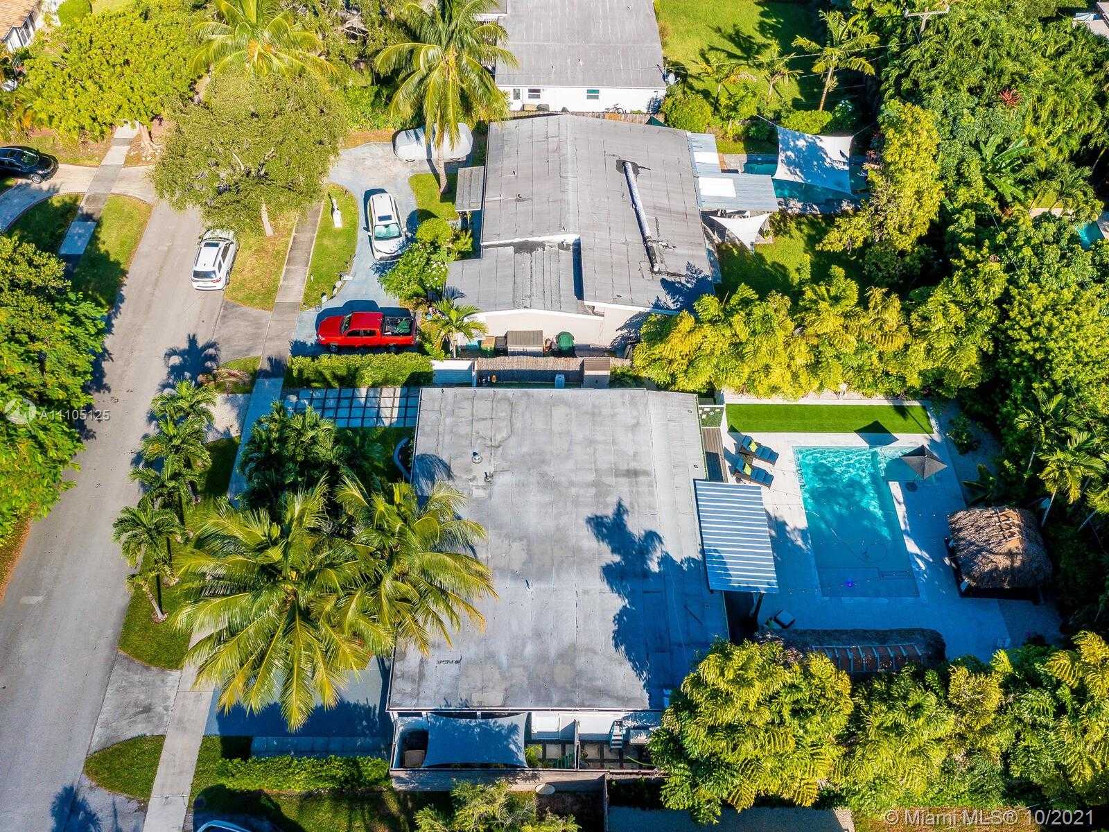 Small Image of 1850 ALAMANDA DR, North Miami Number 56