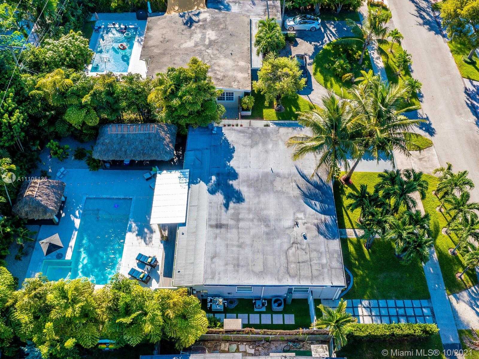 Small Image of 1850 ALAMANDA DR, North Miami Number 57