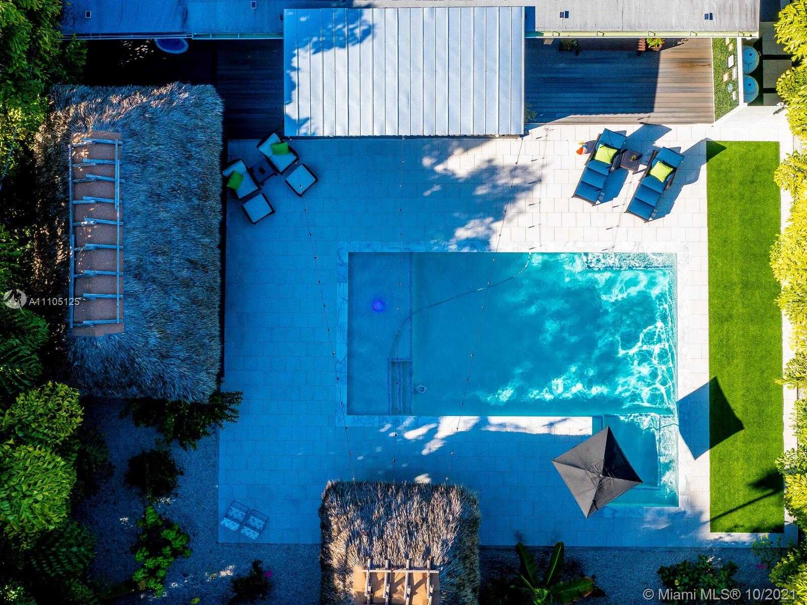 Small Image of 1850 ALAMANDA DR, North Miami Number 58