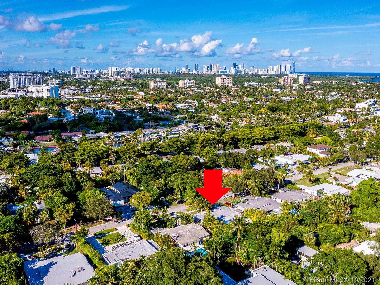 Small Image of 1850 ALAMANDA DR, North Miami Number 59