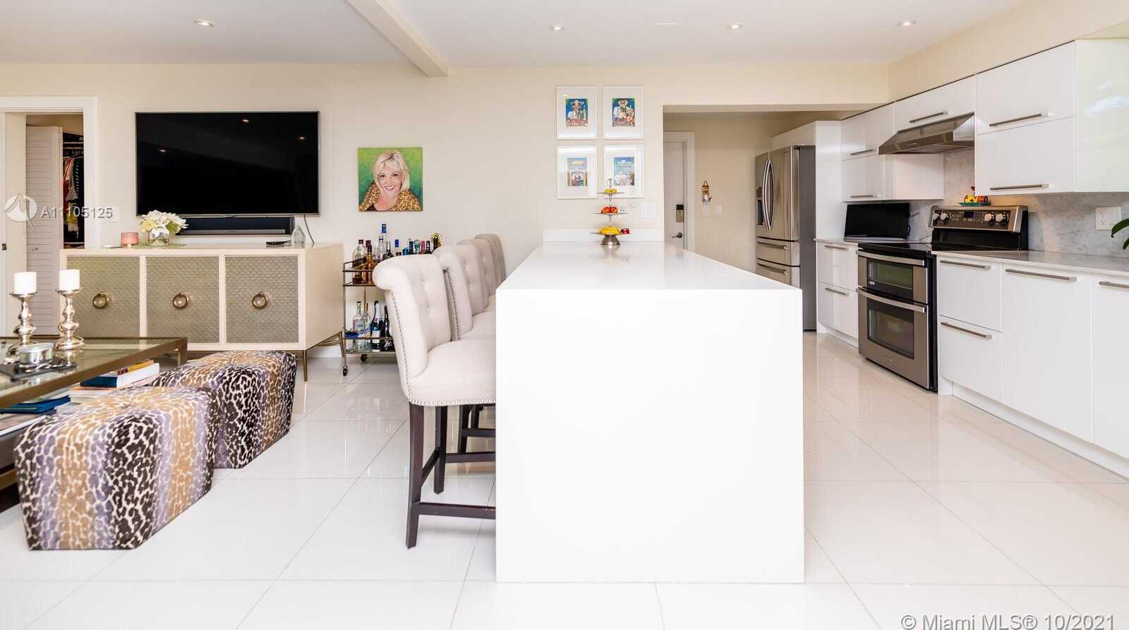Small Image of 1850 ALAMANDA DR, North Miami Number 7