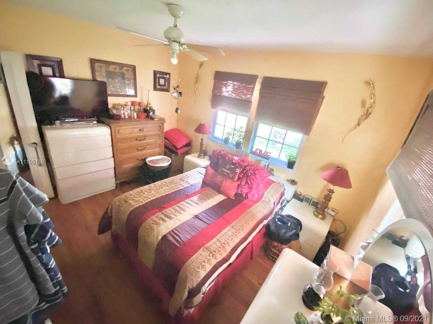 Small Image of 1836 SCOTT ST, Hollywood Number 16