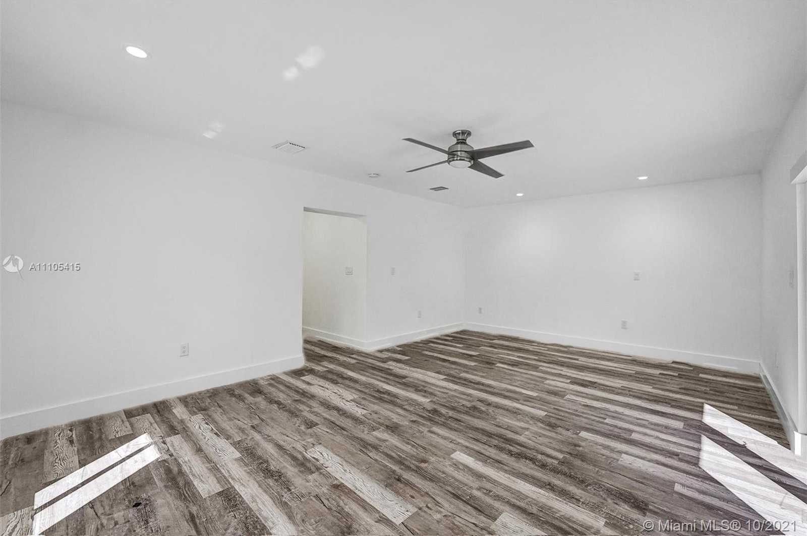 Small Image of 2140 ALAMANDA DR, North Miami Number 25