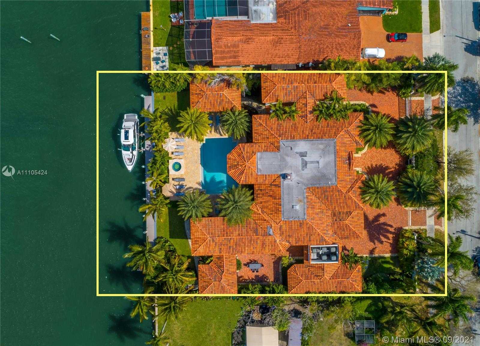 Small Image of 1201 NORTH EAST 83RD ST, Miami Number 2