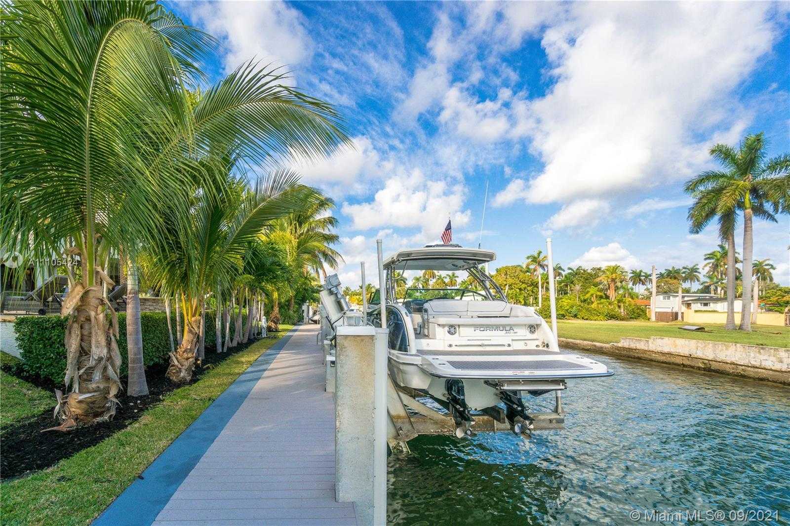 Small Image of 1201 NORTH EAST 83RD ST, Miami Number 25