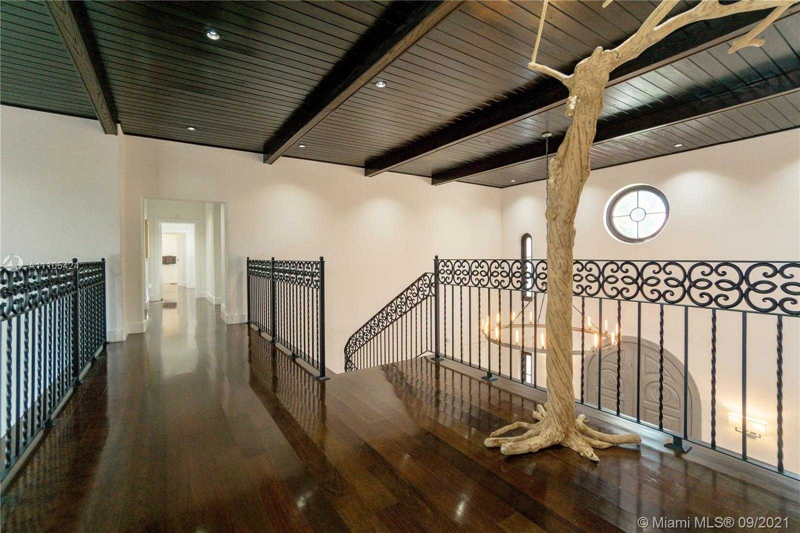 Small Image of 1201 NORTH EAST 83RD ST, Miami Number 32