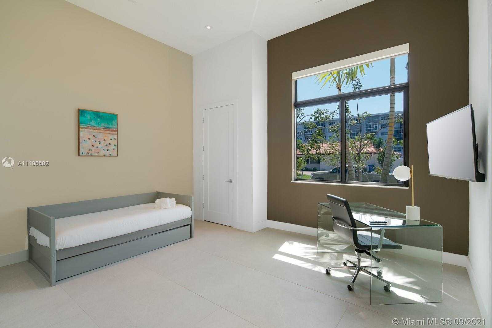 Small Image of 2817 NORTH EAST 35TH ST, Fort Lauderdale Number 18