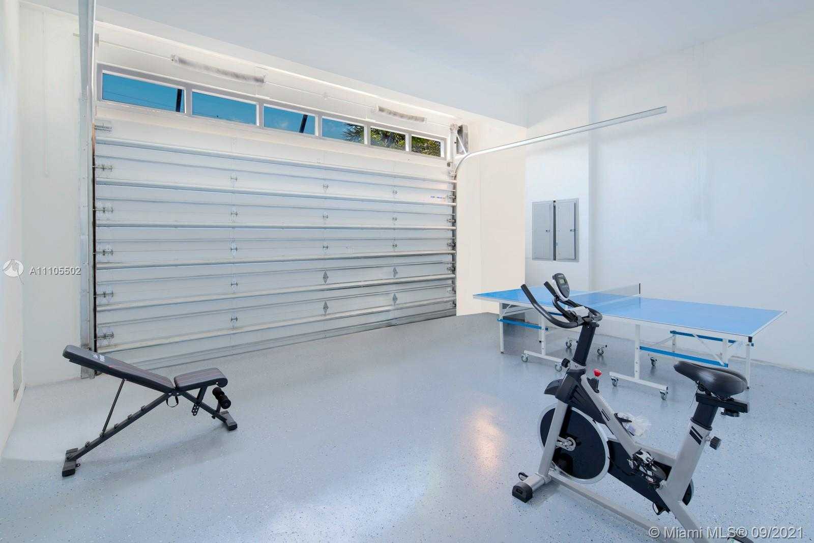 Small Image of 2817 NORTH EAST 35TH ST, Fort Lauderdale Number 19