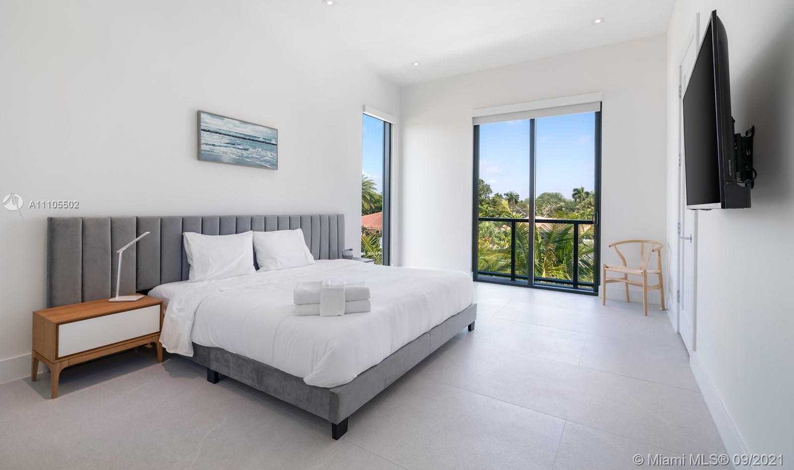 Small Image of 2817 NORTH EAST 35TH ST, Fort Lauderdale Number 24