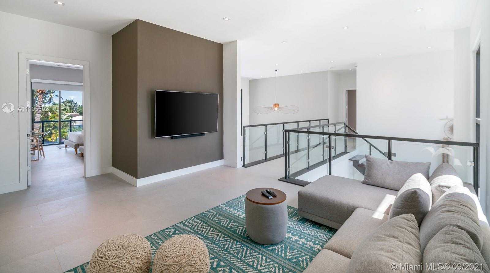 Small Image of 2817 NORTH EAST 35TH ST, Fort Lauderdale Number 26