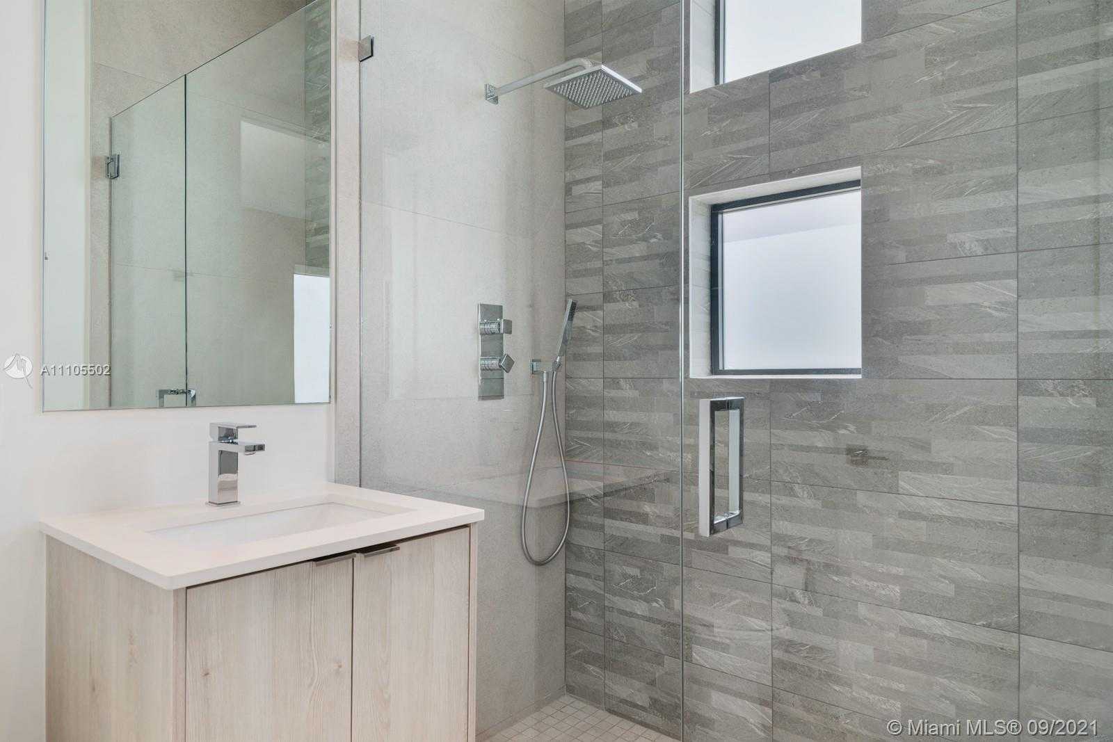 Small Image of 2817 NORTH EAST 35TH ST, Fort Lauderdale Number 31