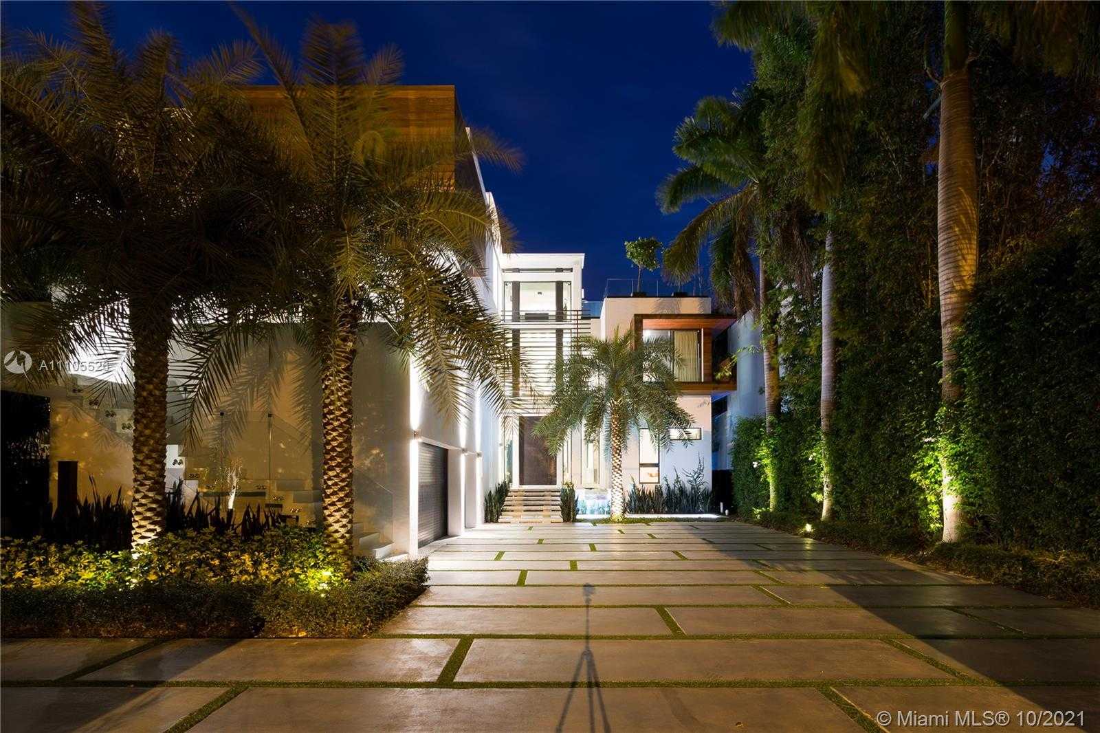 Small Image of 1374 SOUTH VENETIAN WAY, Miami Number 21
