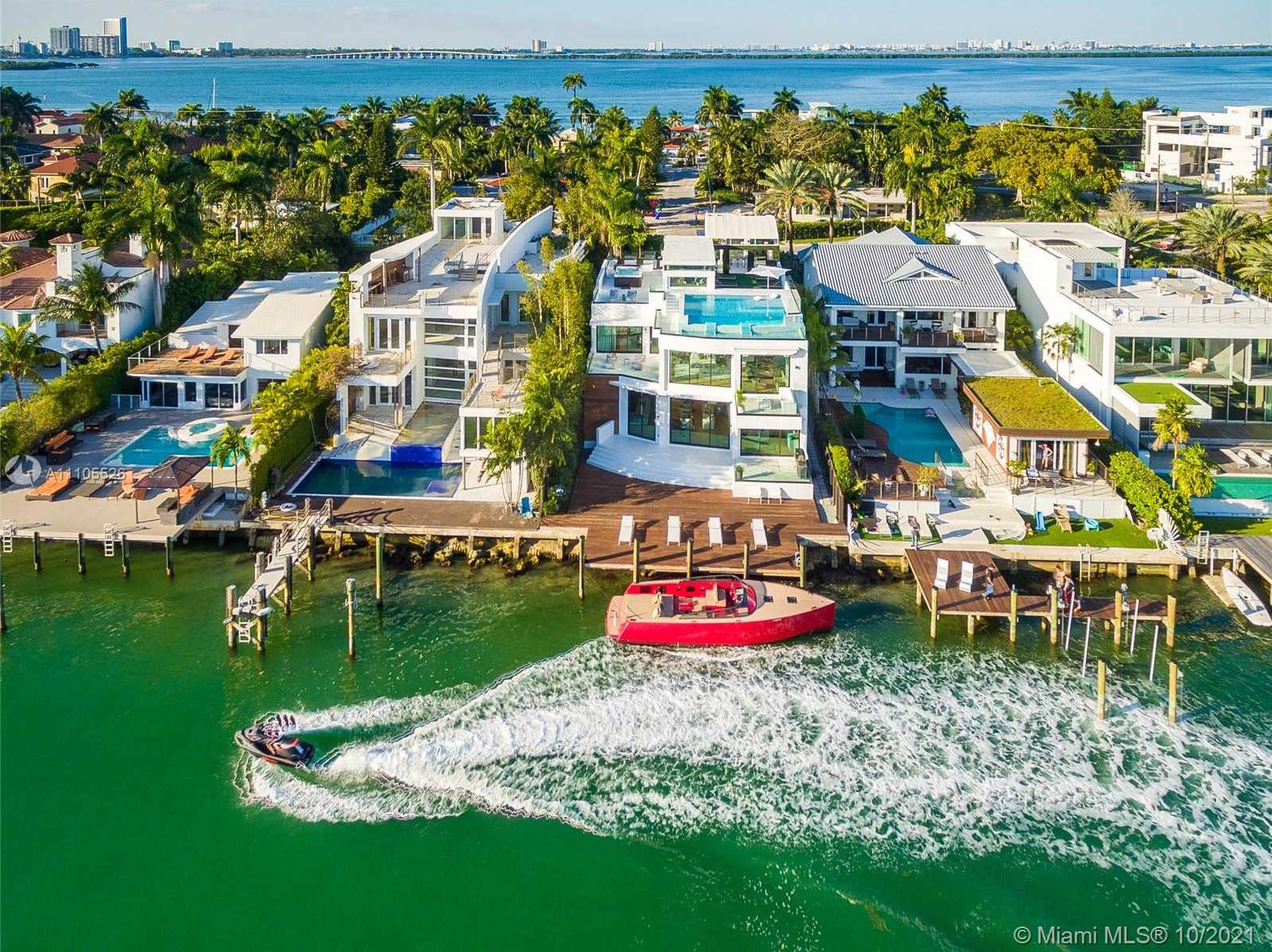 Small Image of 1374 SOUTH VENETIAN WAY, Miami Number 26