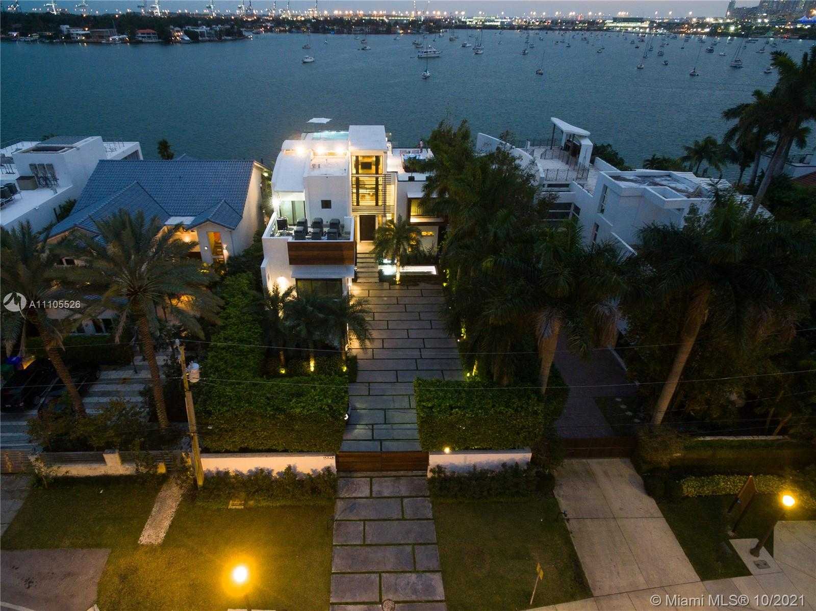 Small Image of 1374 SOUTH VENETIAN WAY, Miami Number 28
