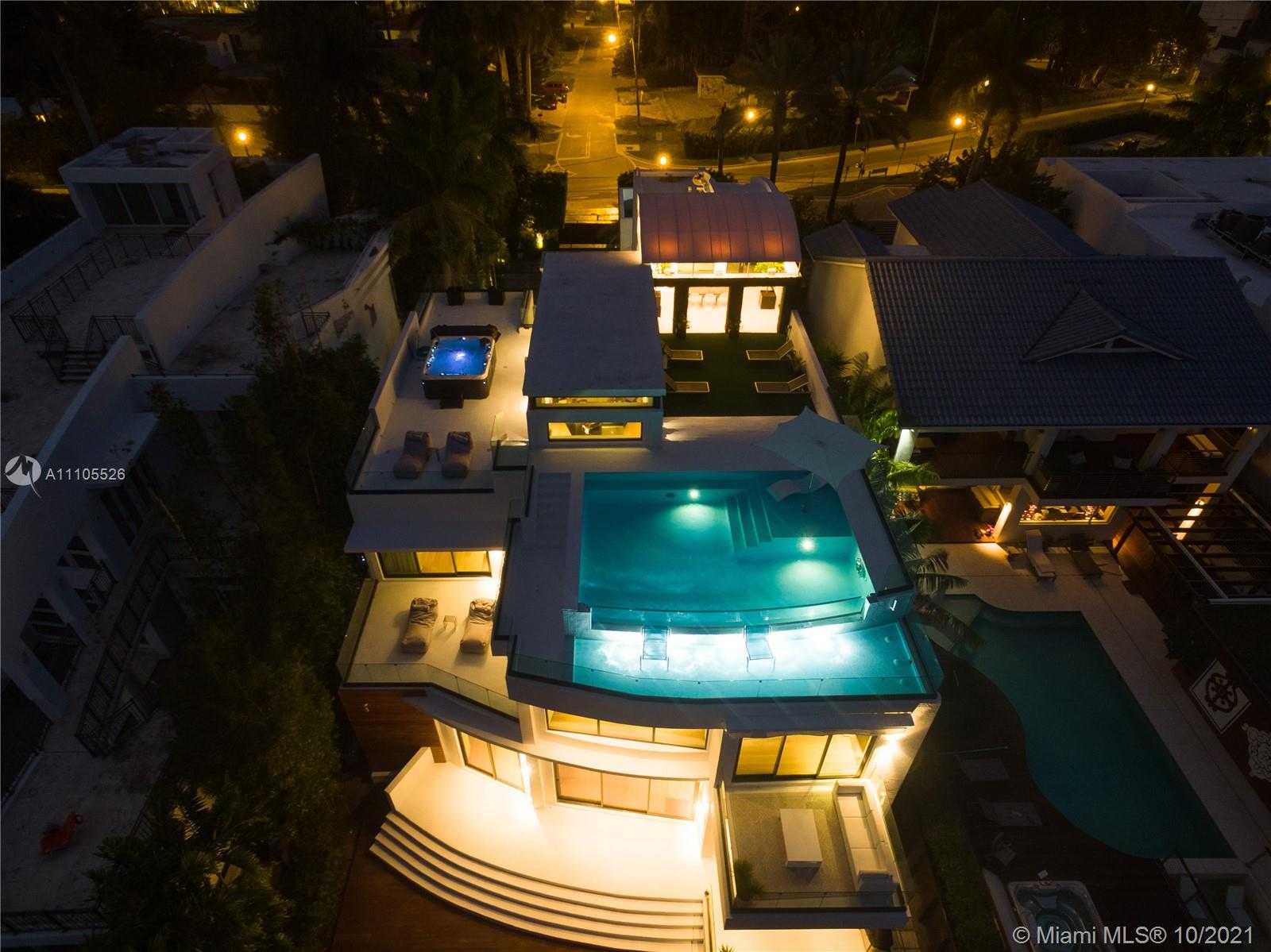 Small Image of 1374 SOUTH VENETIAN WAY, Miami Number 32
