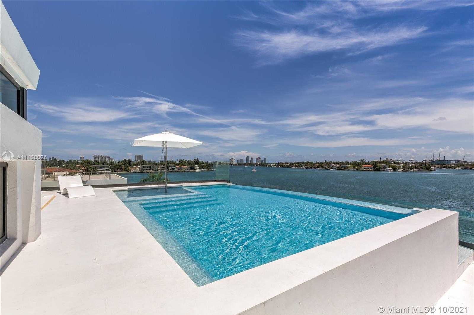 Small Image of 1374 SOUTH VENETIAN WAY, Miami Number 35