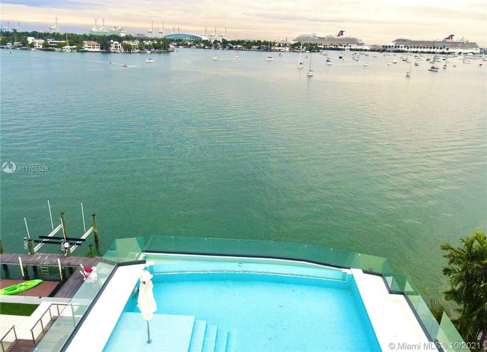 Small Image of 1374 SOUTH VENETIAN WAY, Miami Number 44