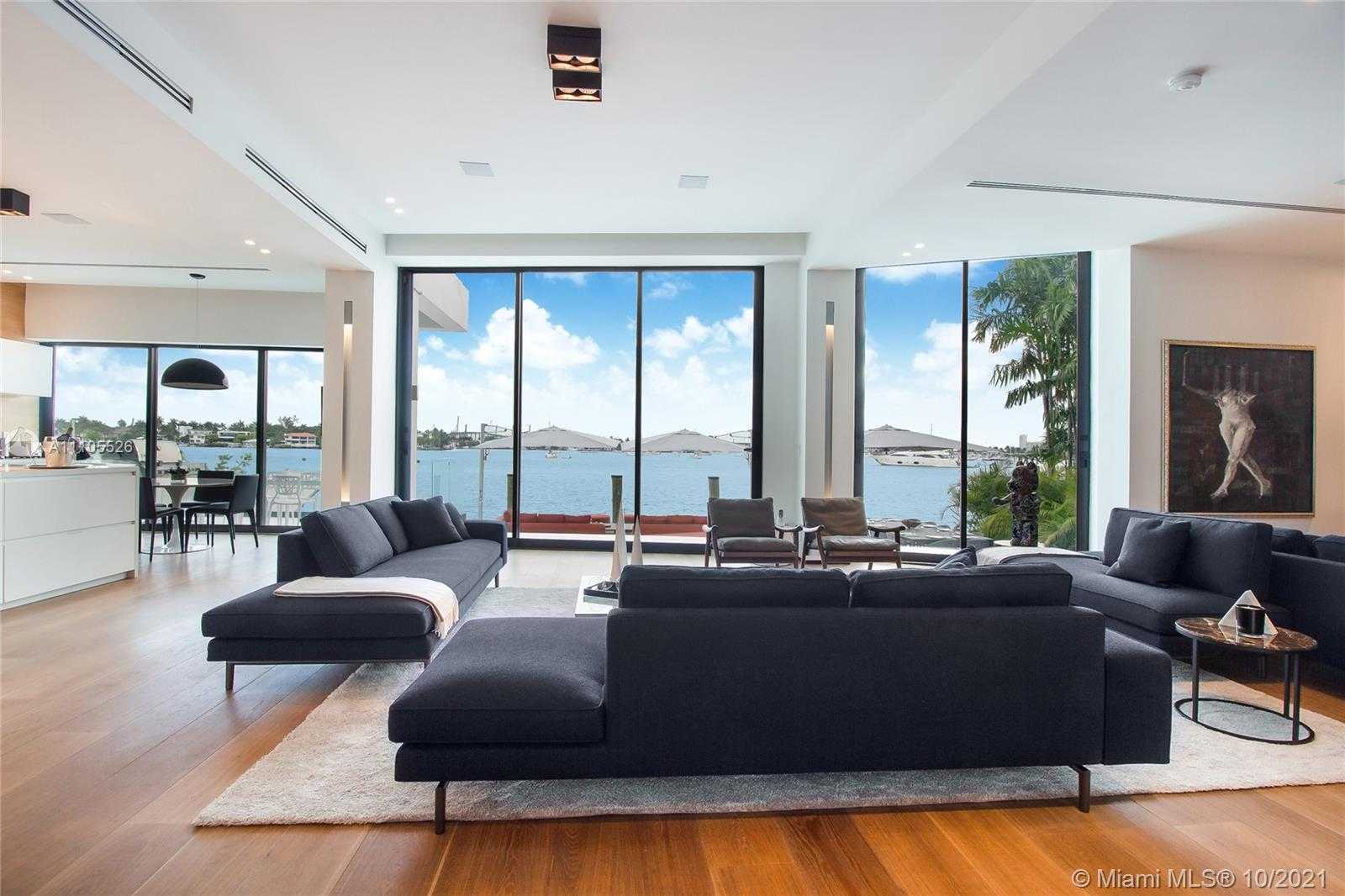 Small Image of 1374 SOUTH VENETIAN WAY, Miami Number 49