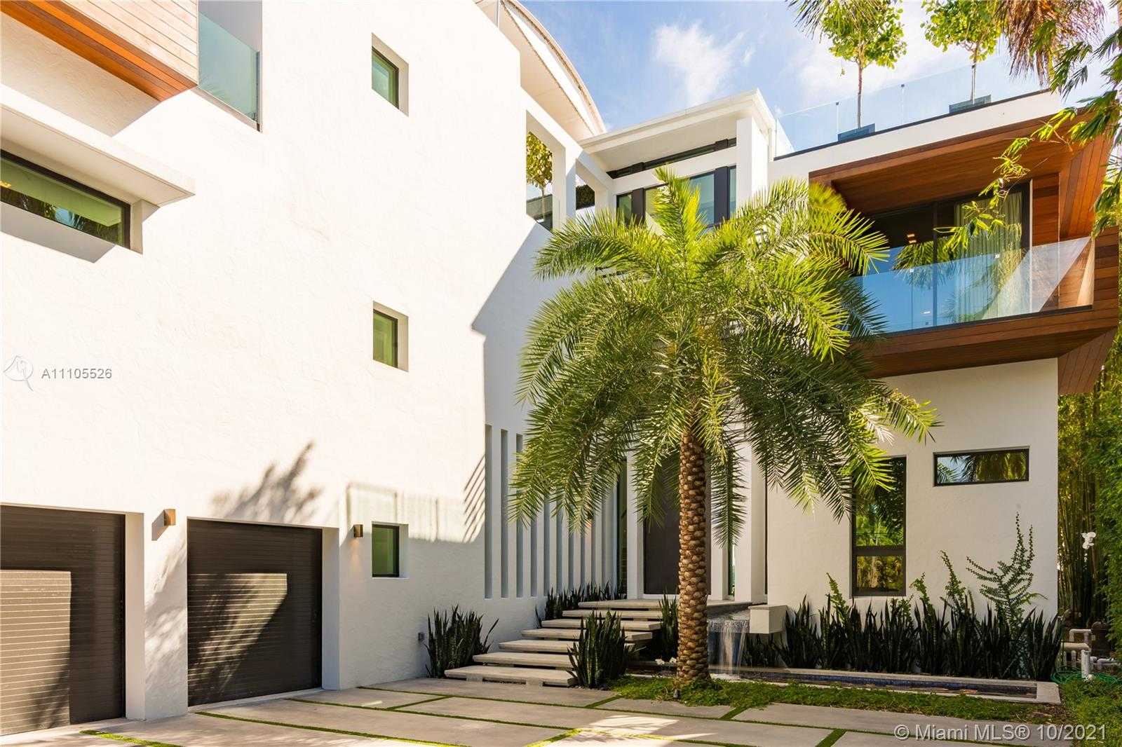 Small Image of 1374 SOUTH VENETIAN WAY, Miami Number 5