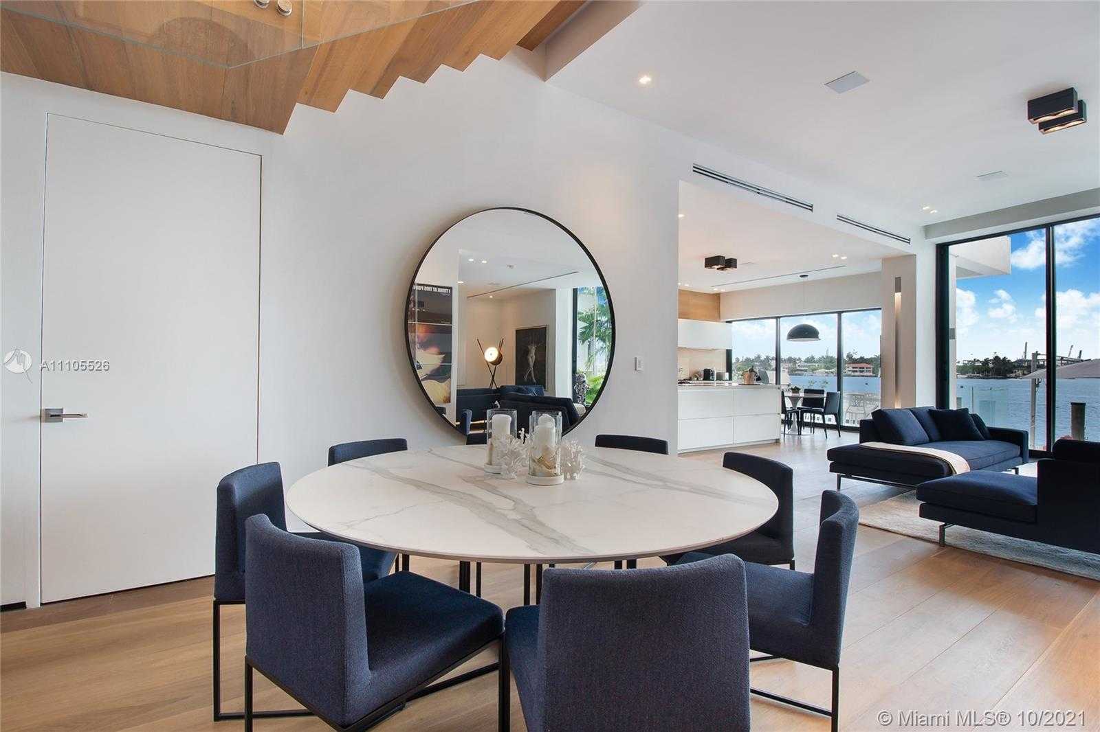 Small Image of 1374 SOUTH VENETIAN WAY, Miami Number 51