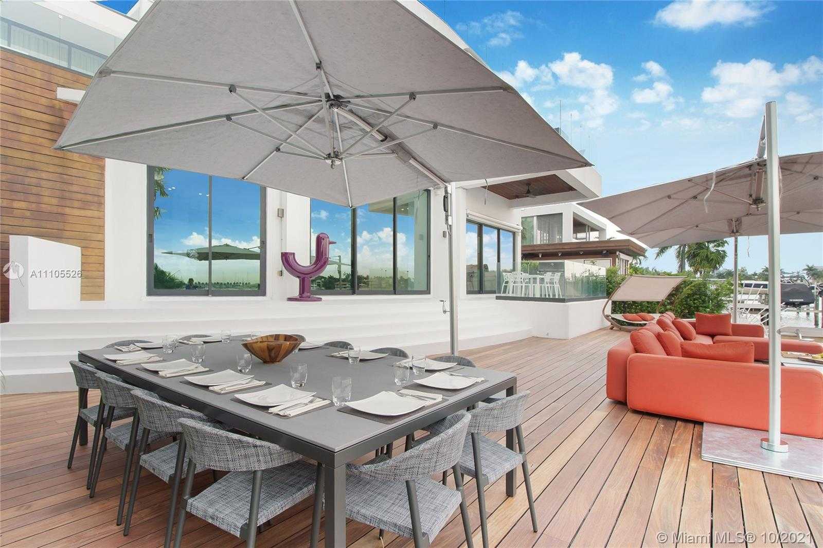 Small Image of 1374 SOUTH VENETIAN WAY, Miami Number 62