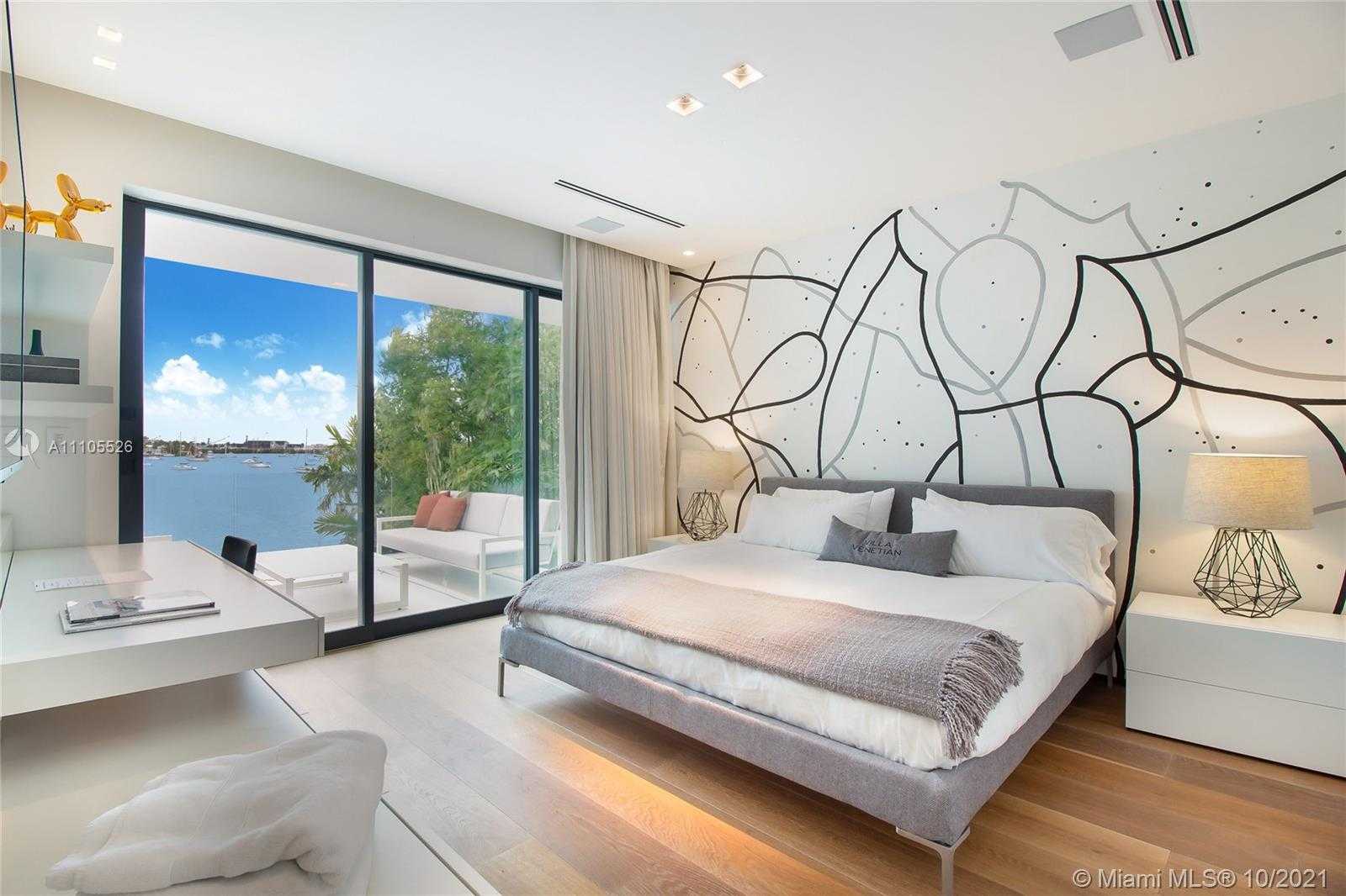 Small Image of 1374 SOUTH VENETIAN WAY, Miami Number 71
