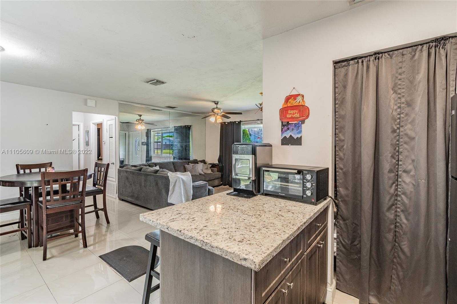 Small Image of 1161 NORTH WEST 78TH AVE, Pembroke Pines Number 12
