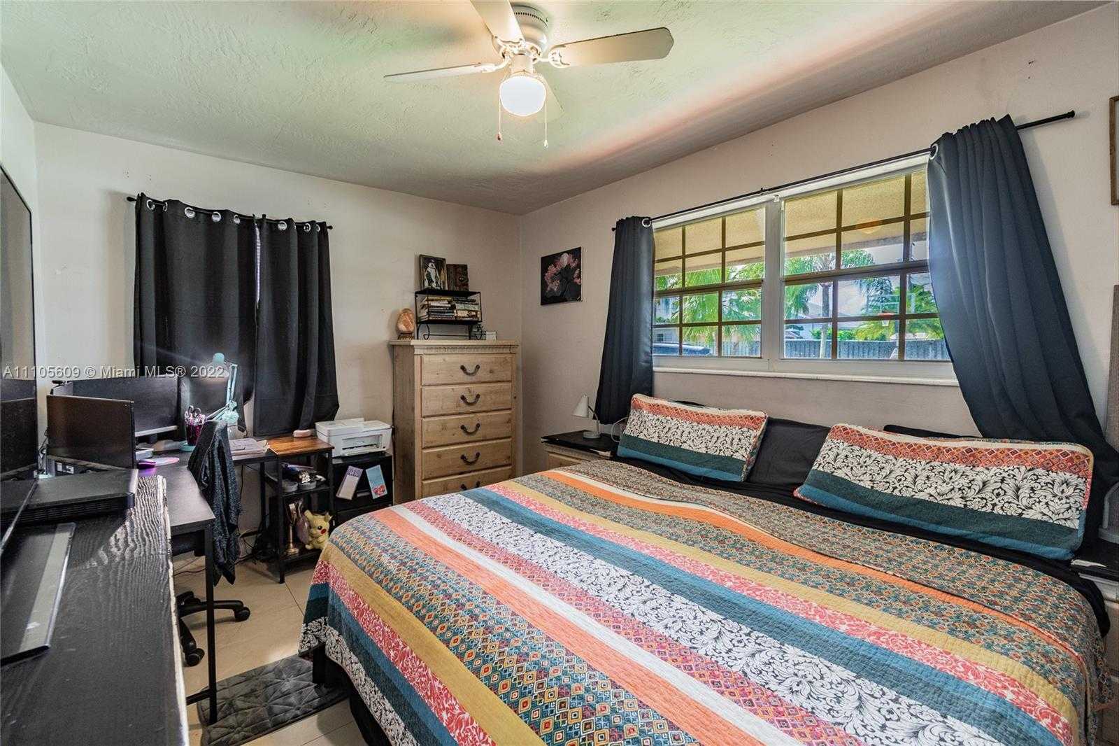 Small Image of 1161 NORTH WEST 78TH AVE, Pembroke Pines Number 14