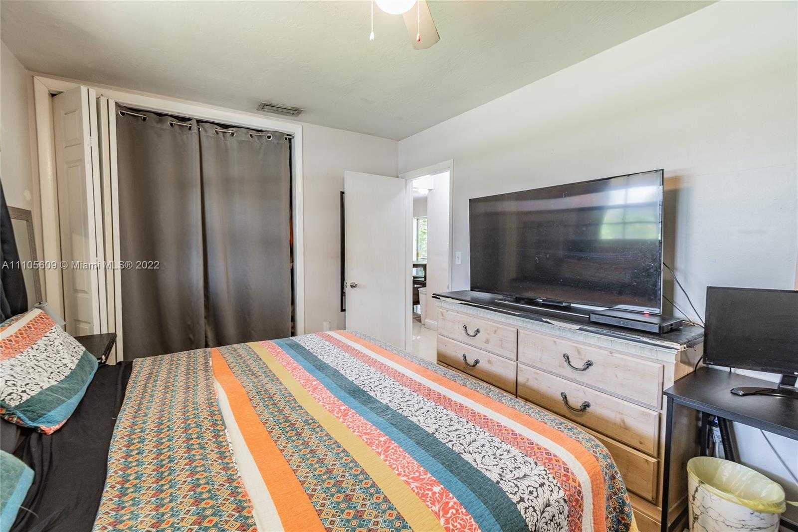 Small Image of 1161 NORTH WEST 78TH AVE, Pembroke Pines Number 16