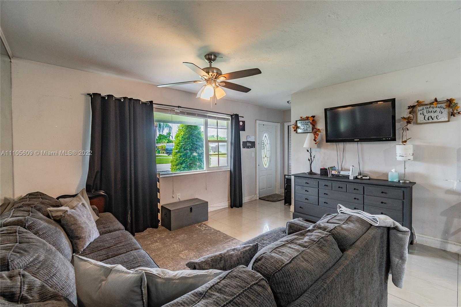 Small Image of 1161 NORTH WEST 78TH AVE, Pembroke Pines Number 7