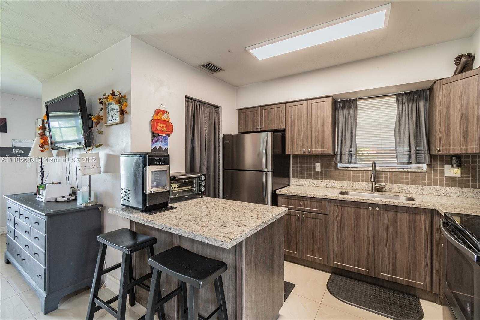Small Image of 1161 NORTH WEST 78TH AVE, Pembroke Pines Number 9