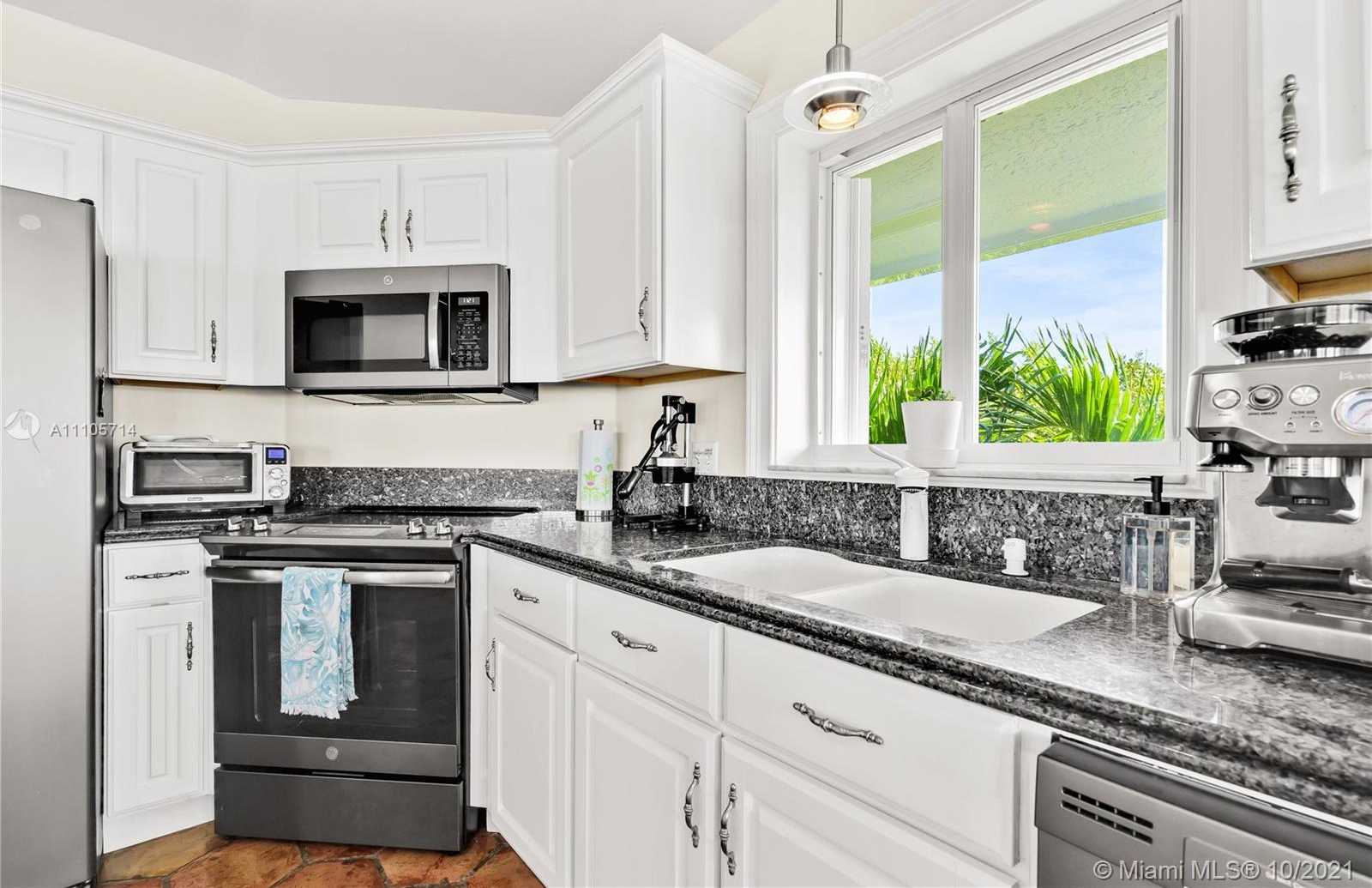 Small Image of 803 BONITO LN, Key Largo Number 8