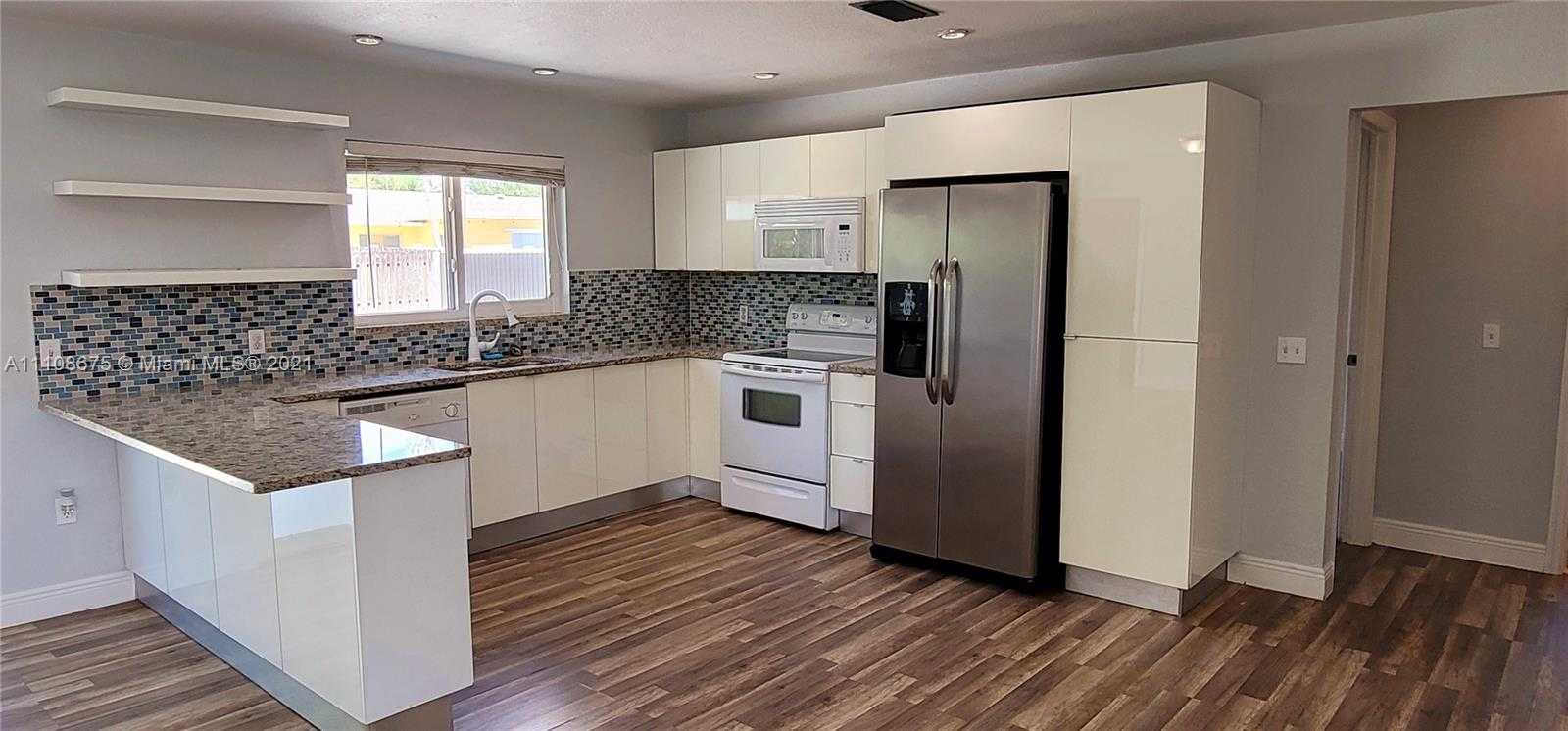 Small Image of 11431 NORTH WEST 32ND PL, Sunrise Number 3