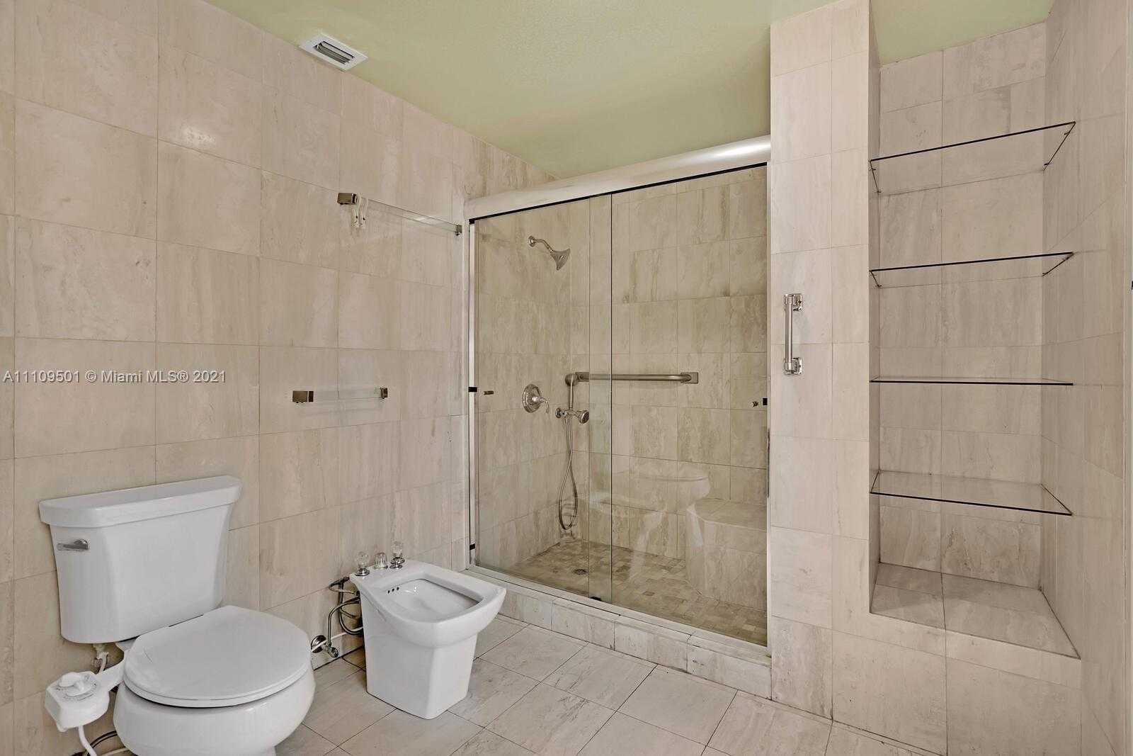 Small Image of 1318 SOUTH GREENWAY DR, Coral Gables Number 12