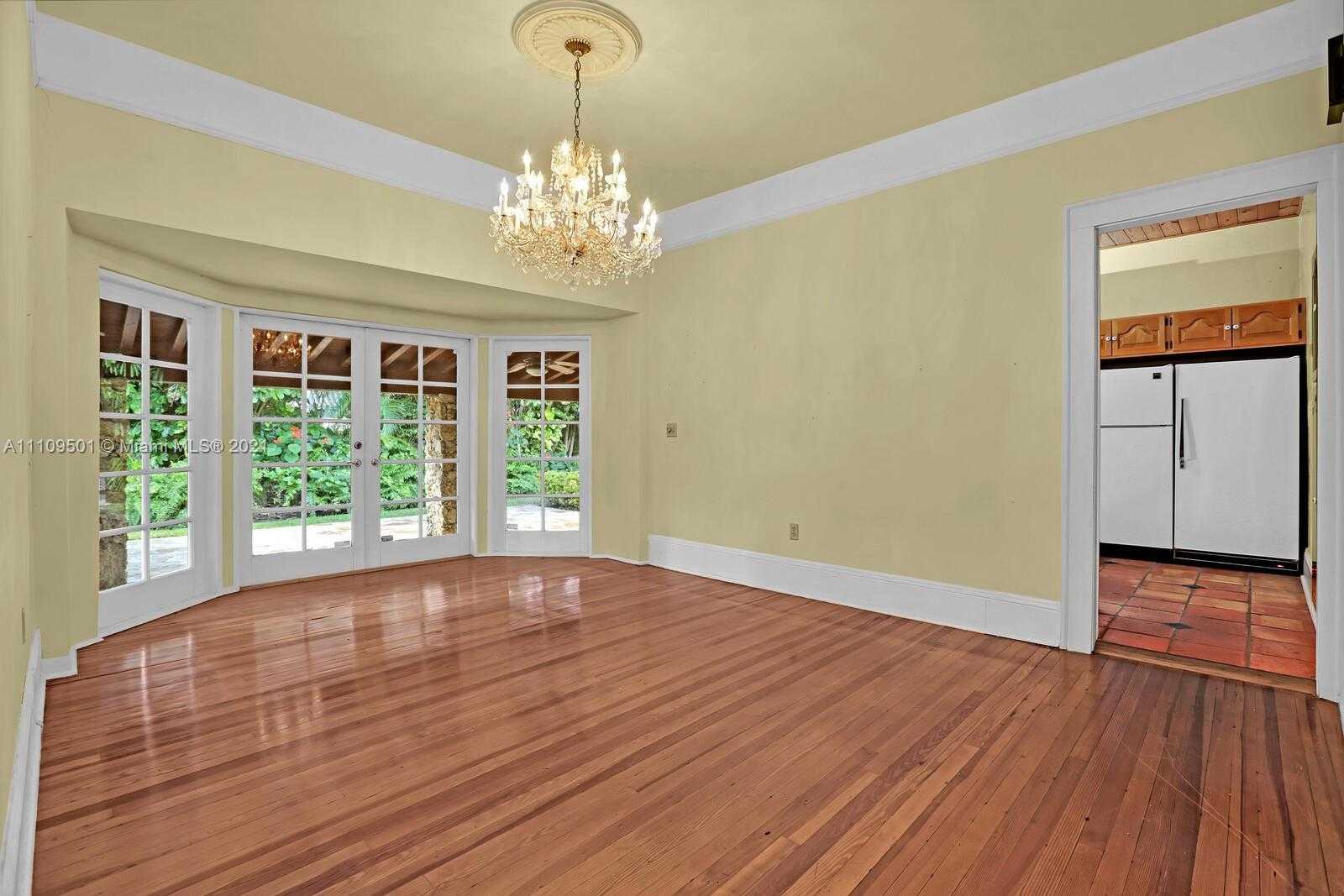 Small Image of 1318 SOUTH GREENWAY DR, Coral Gables Number 14