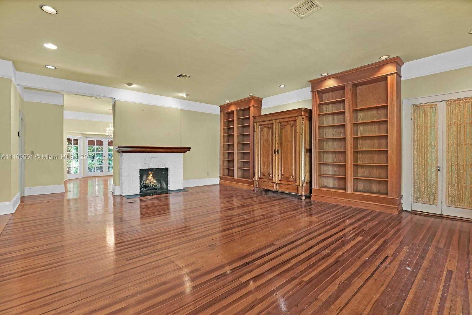 Small Image of 1318 SOUTH GREENWAY DR, Coral Gables Number 19