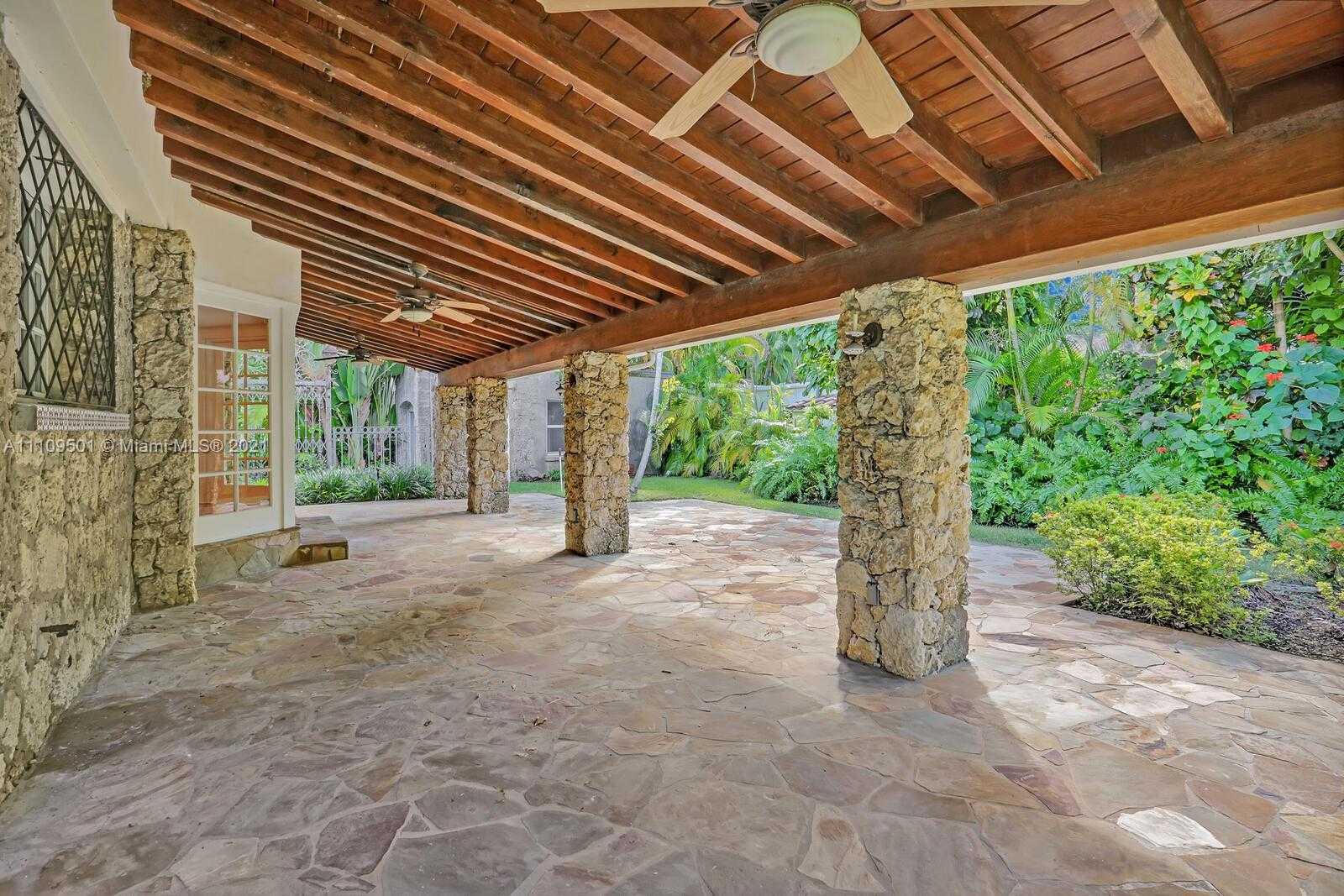 Small Image of 1318 SOUTH GREENWAY DR, Coral Gables Number 23