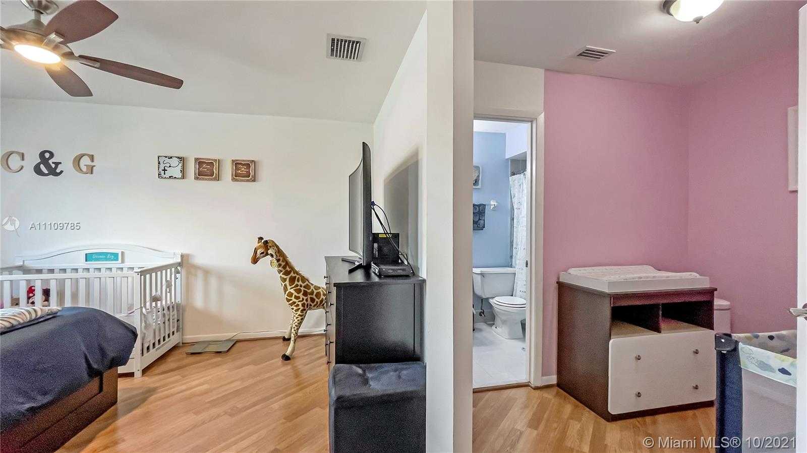 Small Image of 12872 SOUTH WEST 62ND LN, Miami Number 11