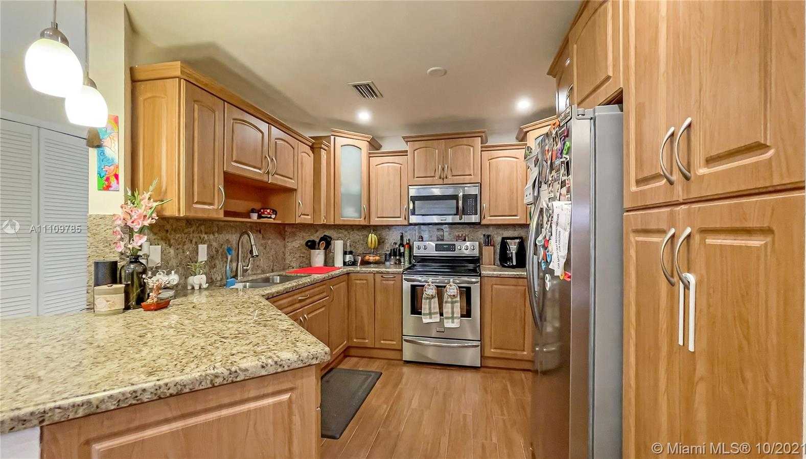 Small Image of 12872 SOUTH WEST 62ND LN, Miami Number 14